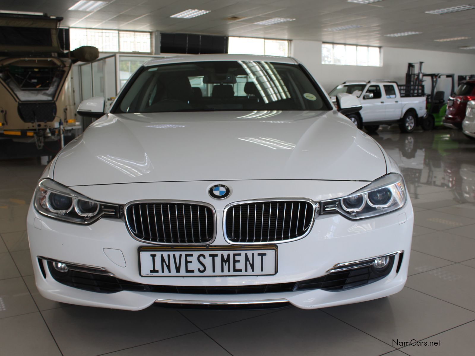 2013 BMW 3 Series photo 2