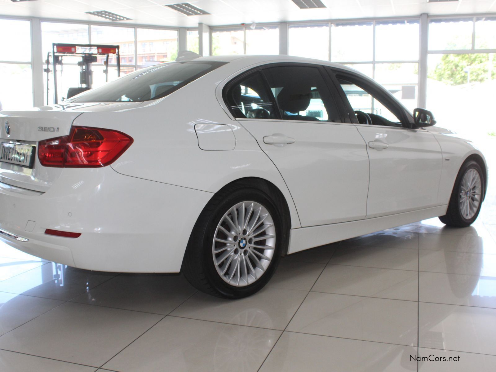 2013 BMW 3 Series photo 7