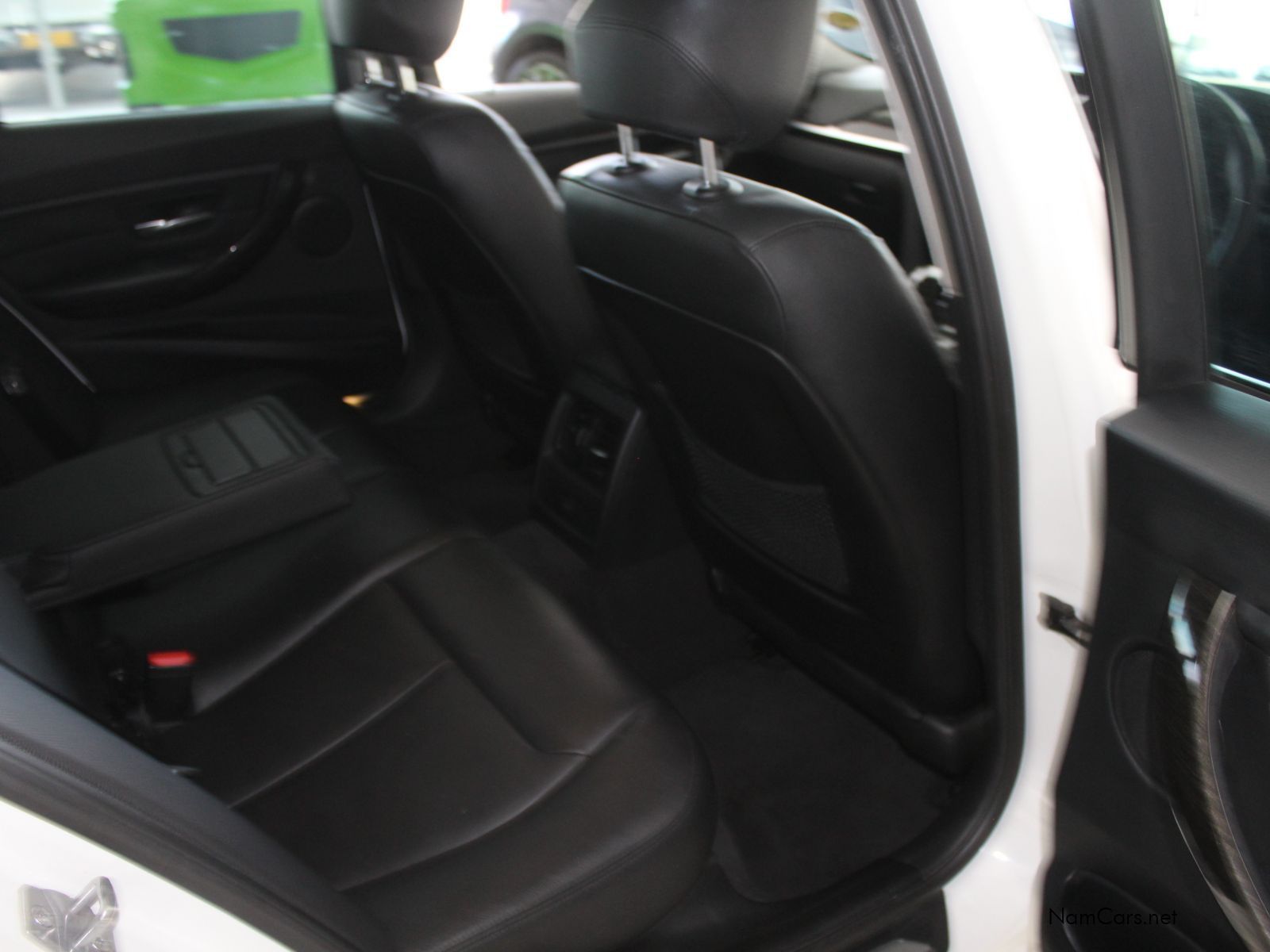 2013 BMW 3 Series photo 9