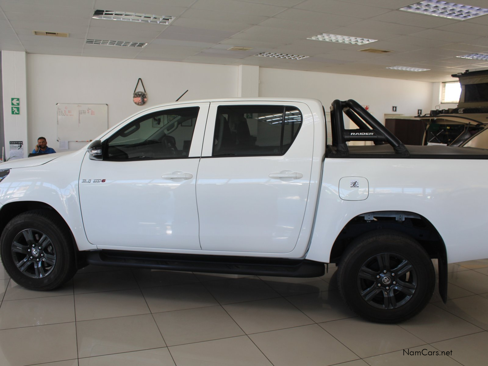 2024 Toyota Hilux photo 4