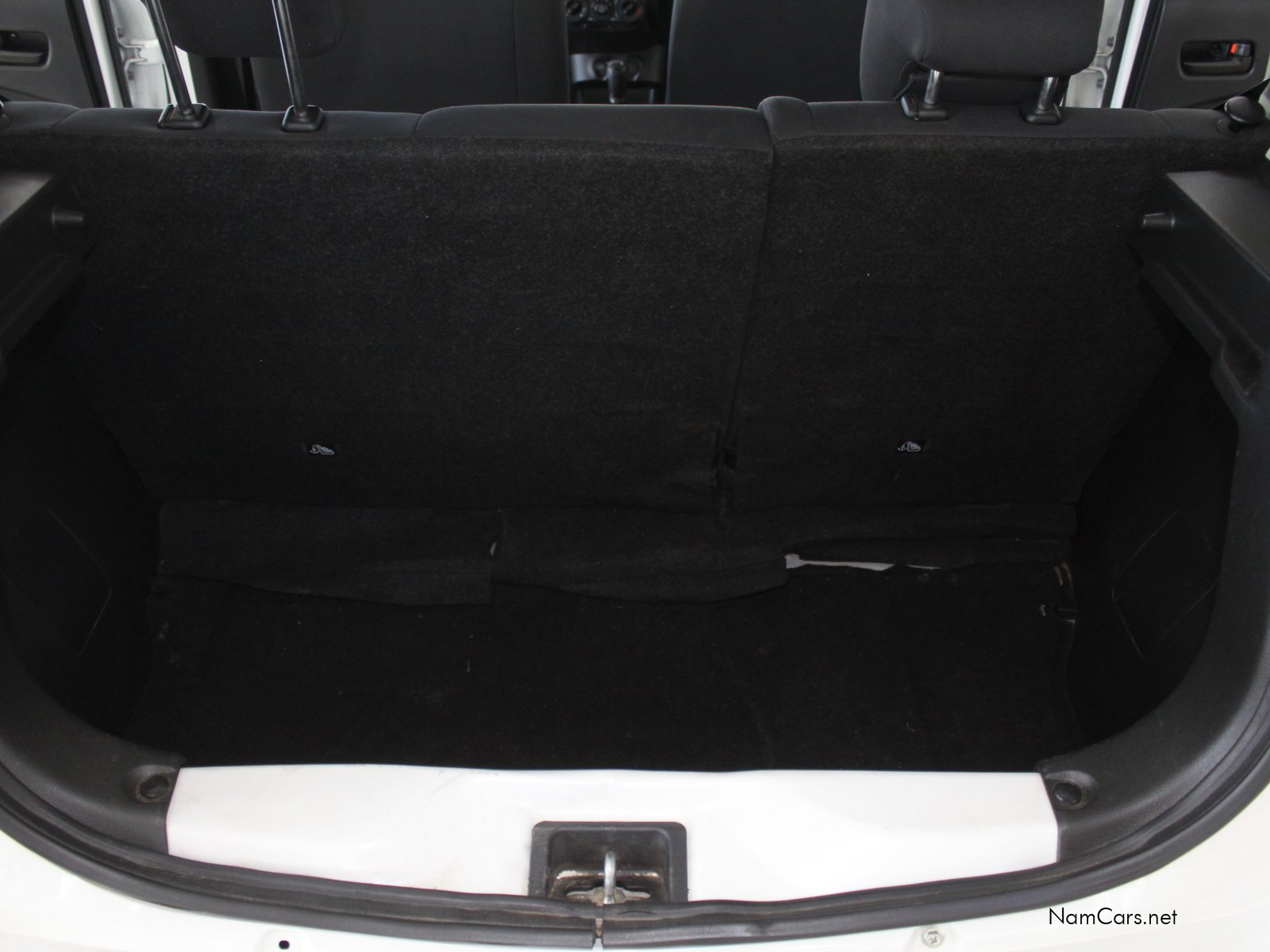 2025 Toyota Vitz photo 12