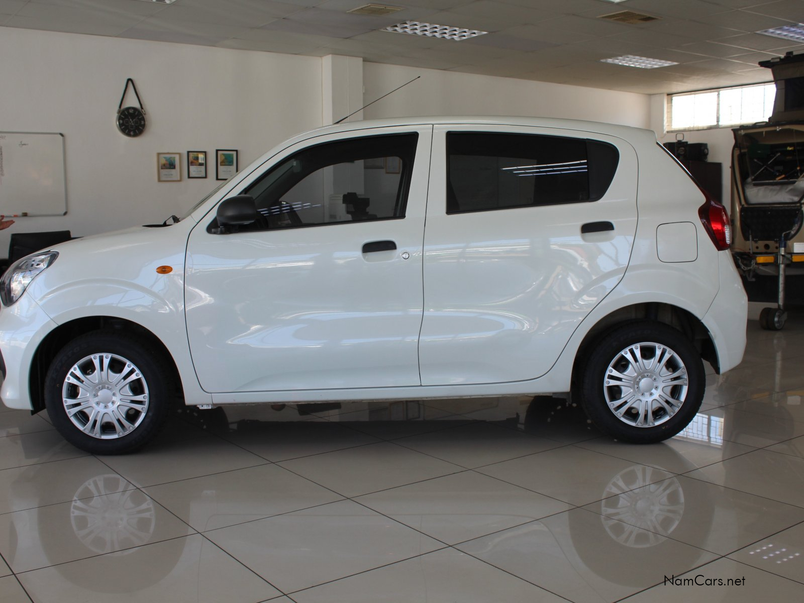 2025 Toyota Vitz photo 4