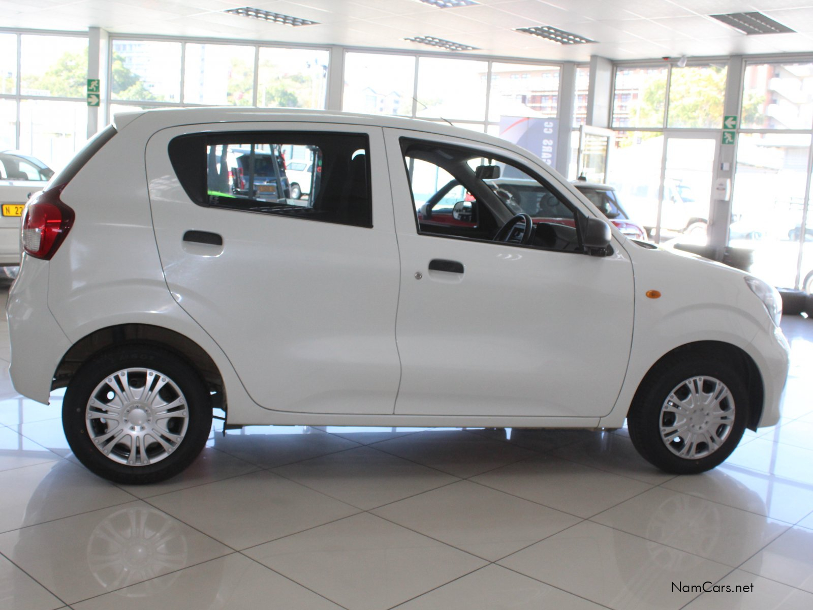 2025 Toyota Vitz photo 8