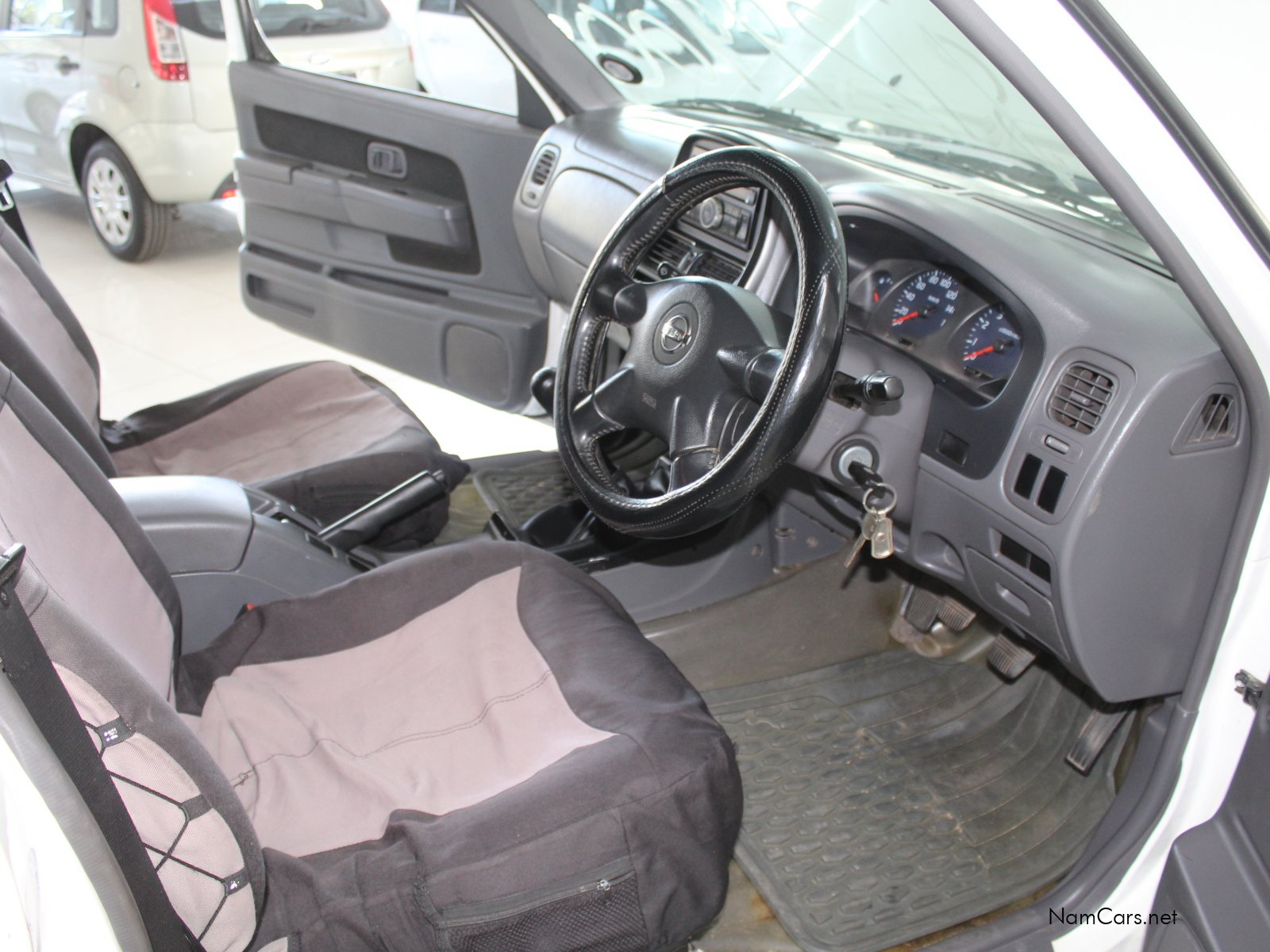 2012 Nissan NP300 photo 13