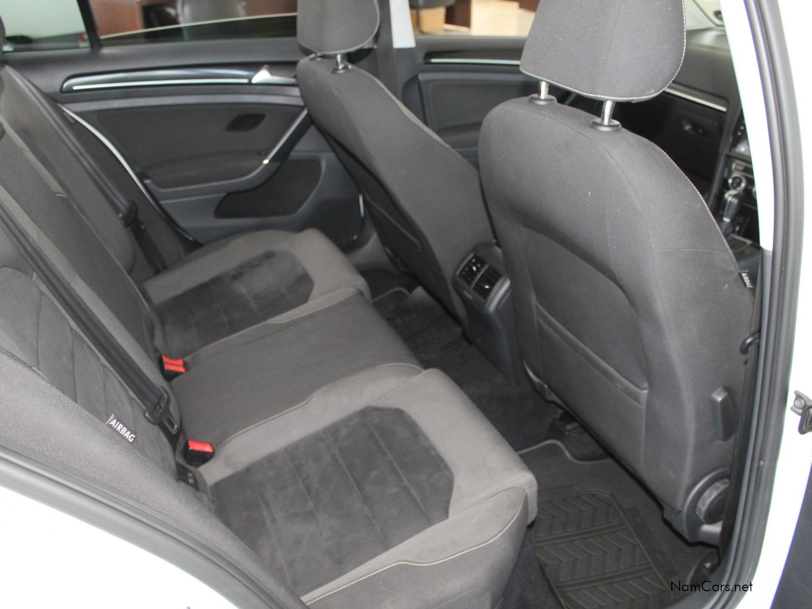 2013 Volkswagen Golf photo 11