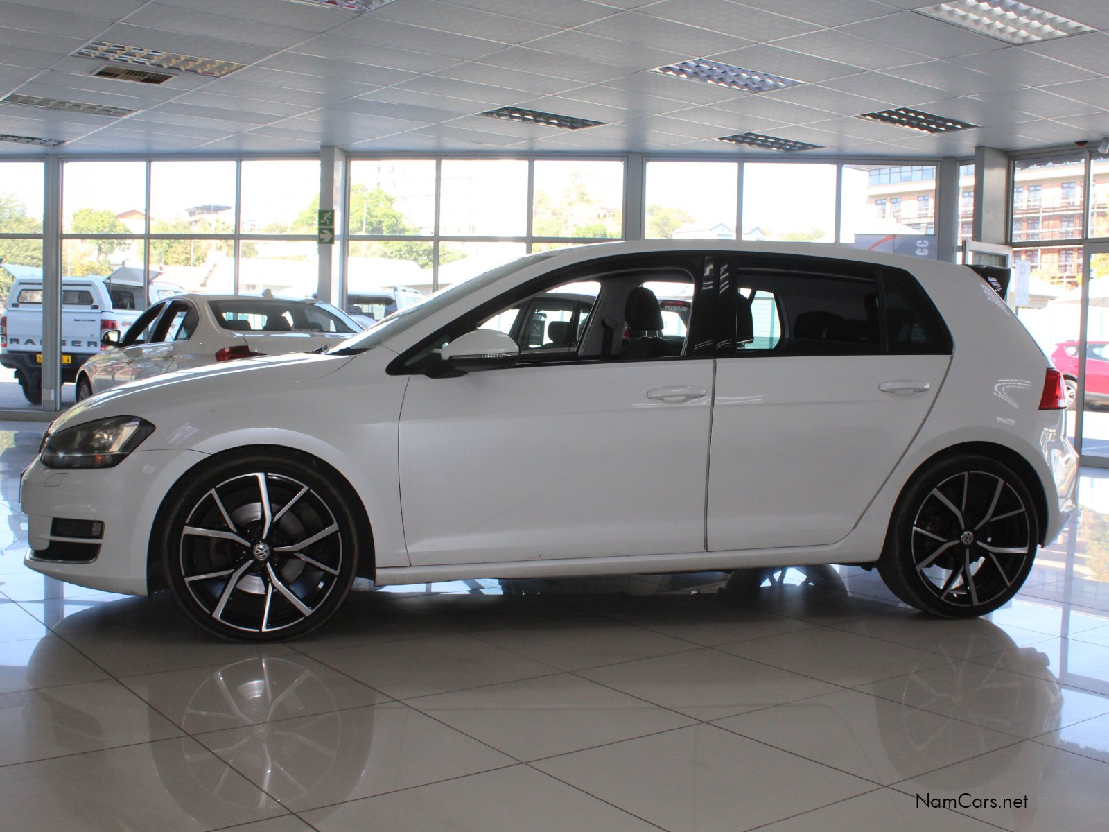 2013 Volkswagen Golf photo 4