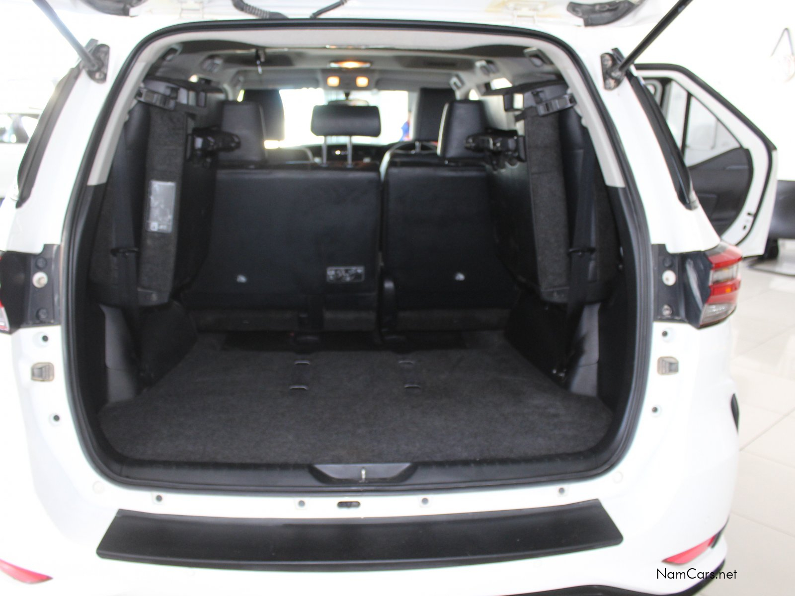 2025 Toyota Fortuner photo 9