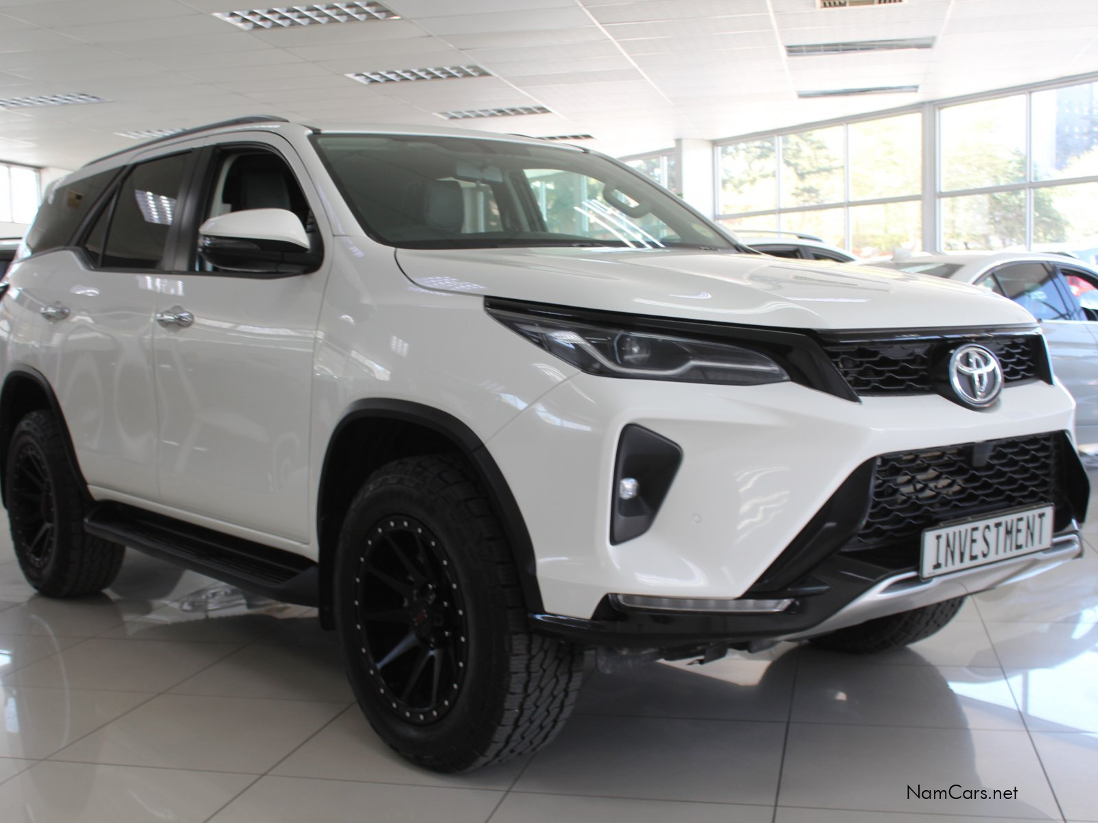 2025 Toyota Fortuner photo 2