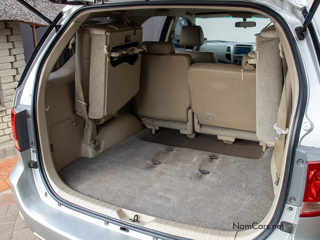 2007 Toyota Fortuner photo 5