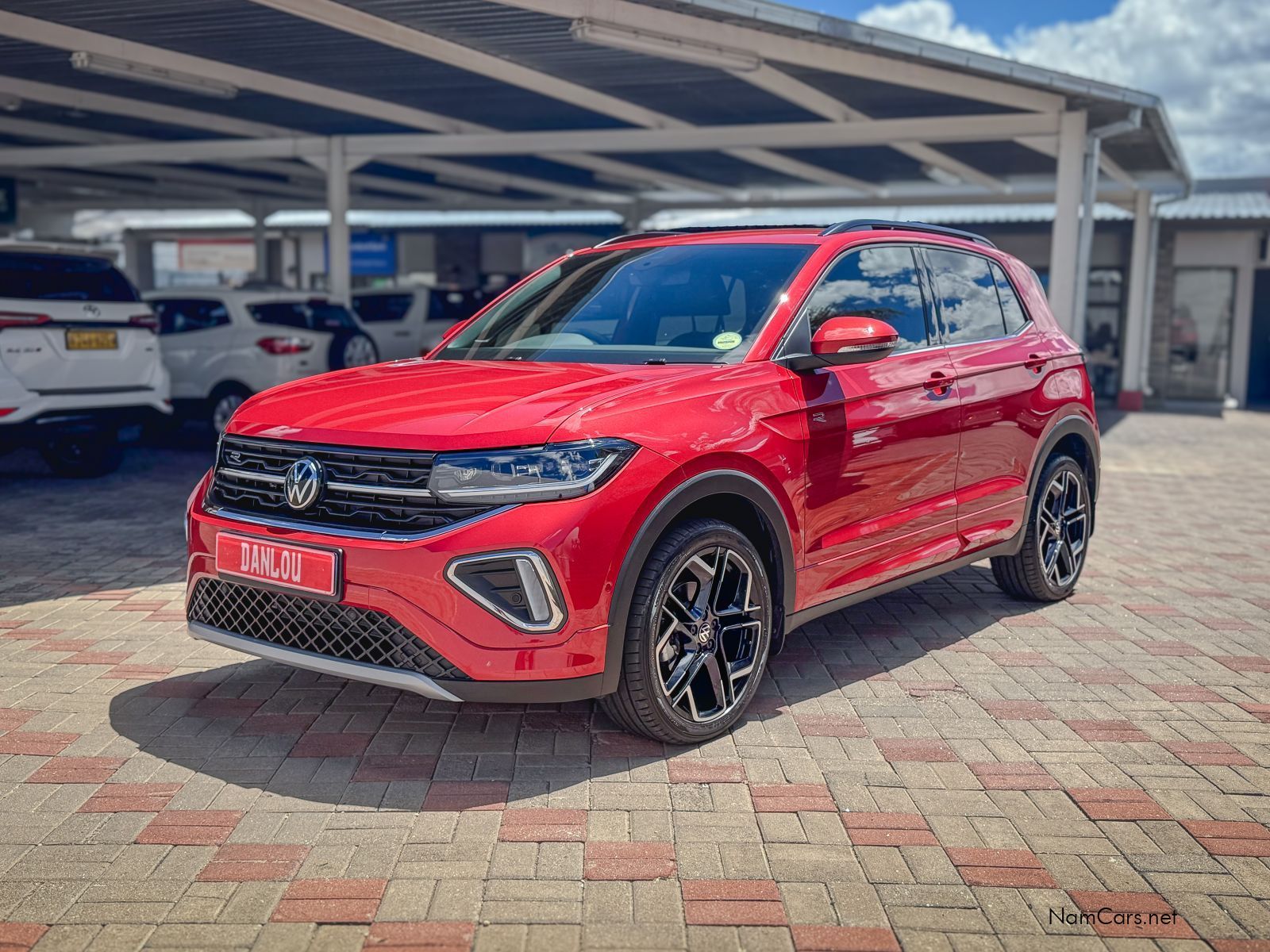 2026 Volkswagen T-Cross photo 2