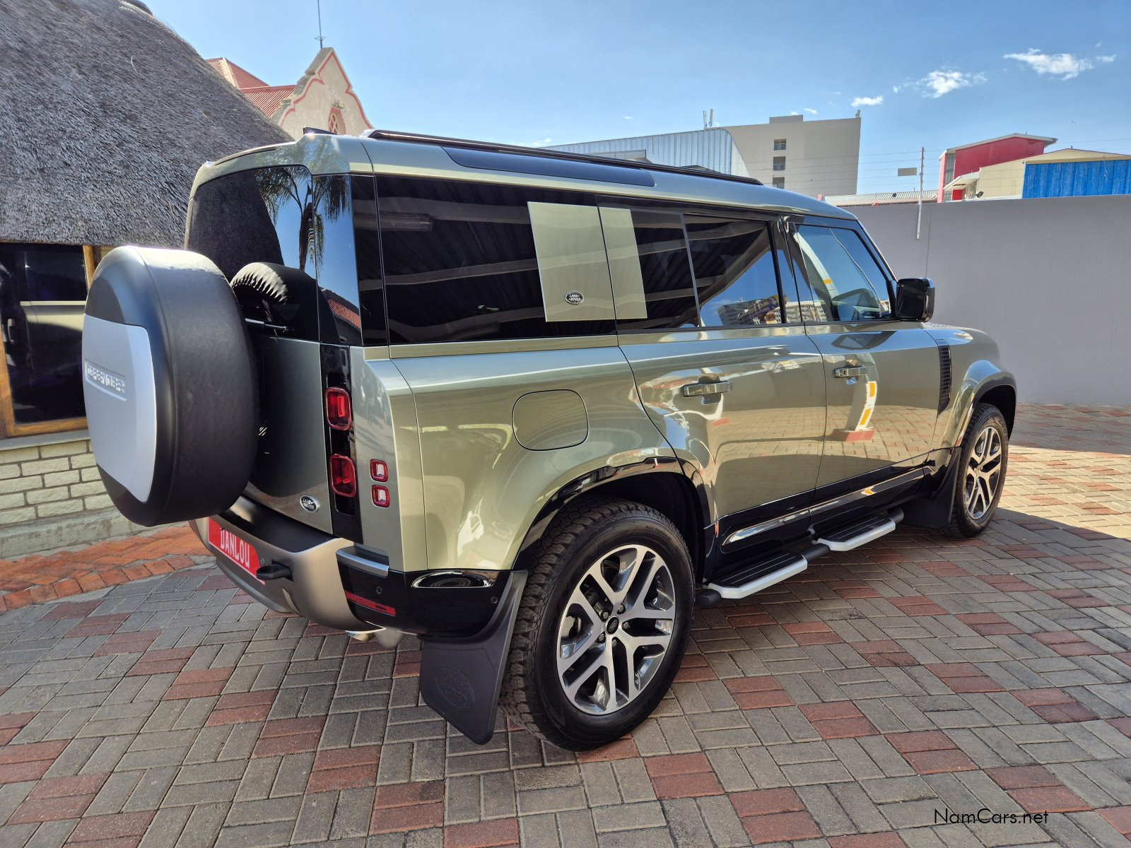 2022 Land Rover Defender photo 3