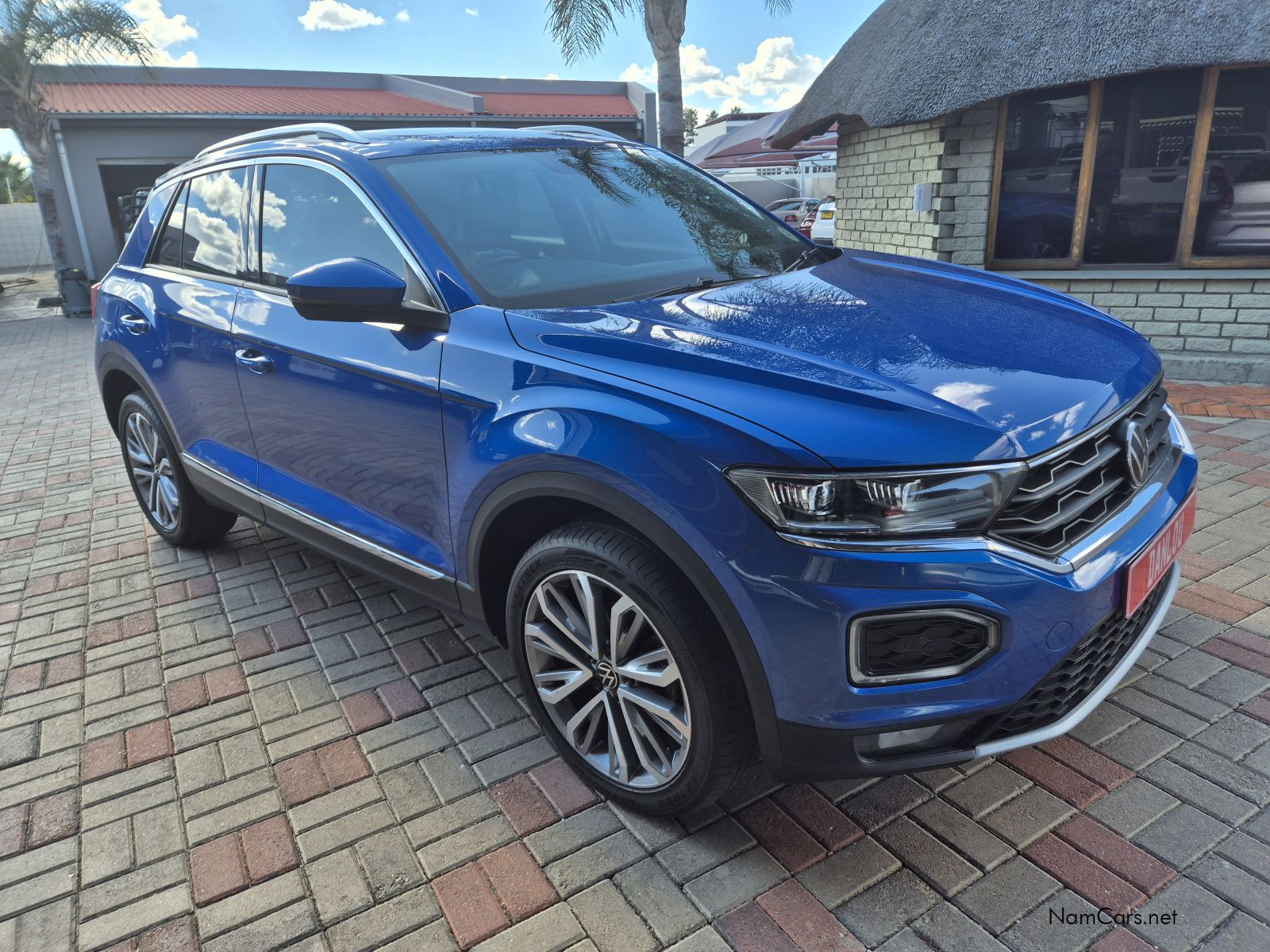 2021 Volkswagen T-Roc photo 1