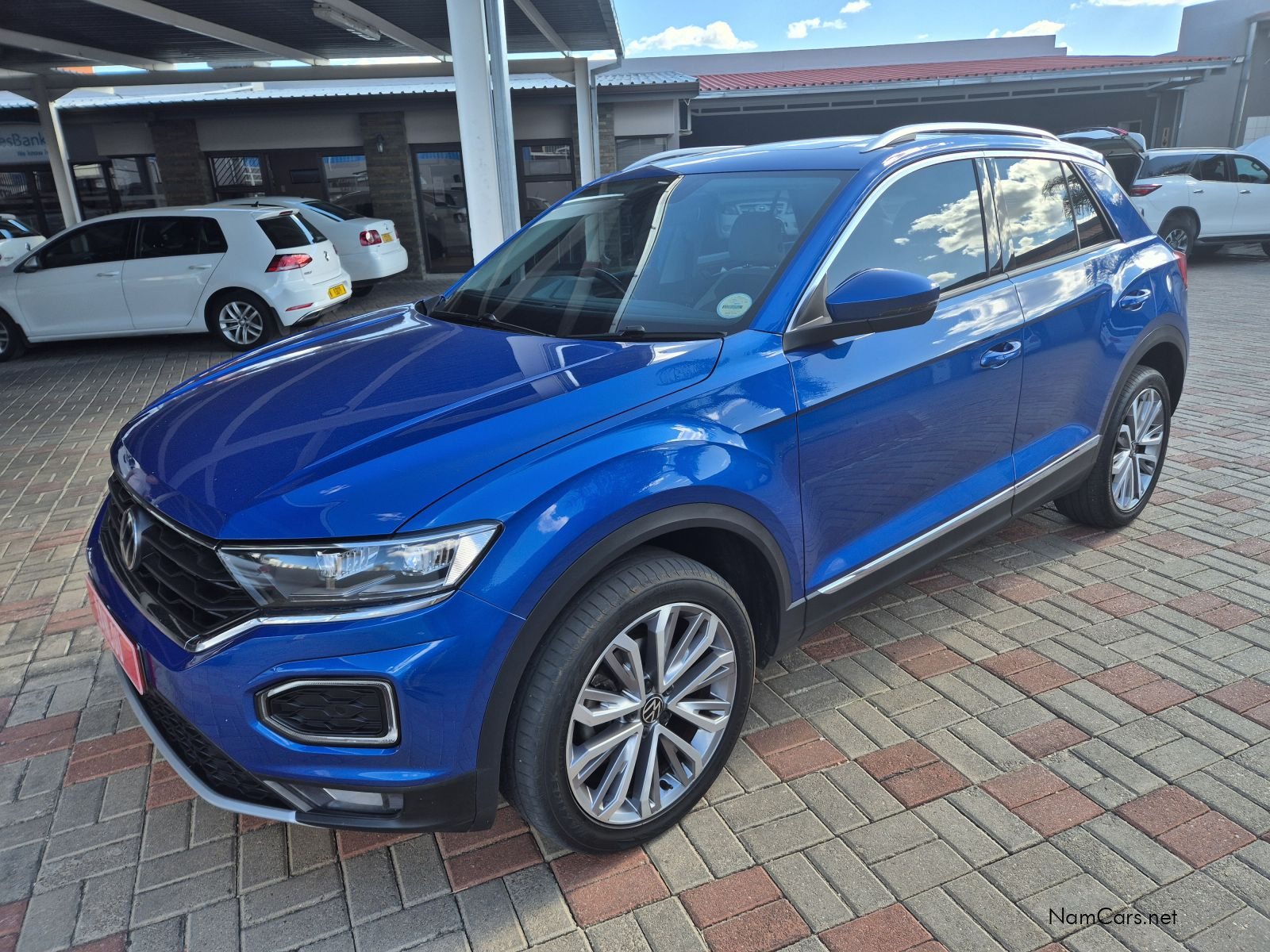 2021 Volkswagen T-Roc photo 2