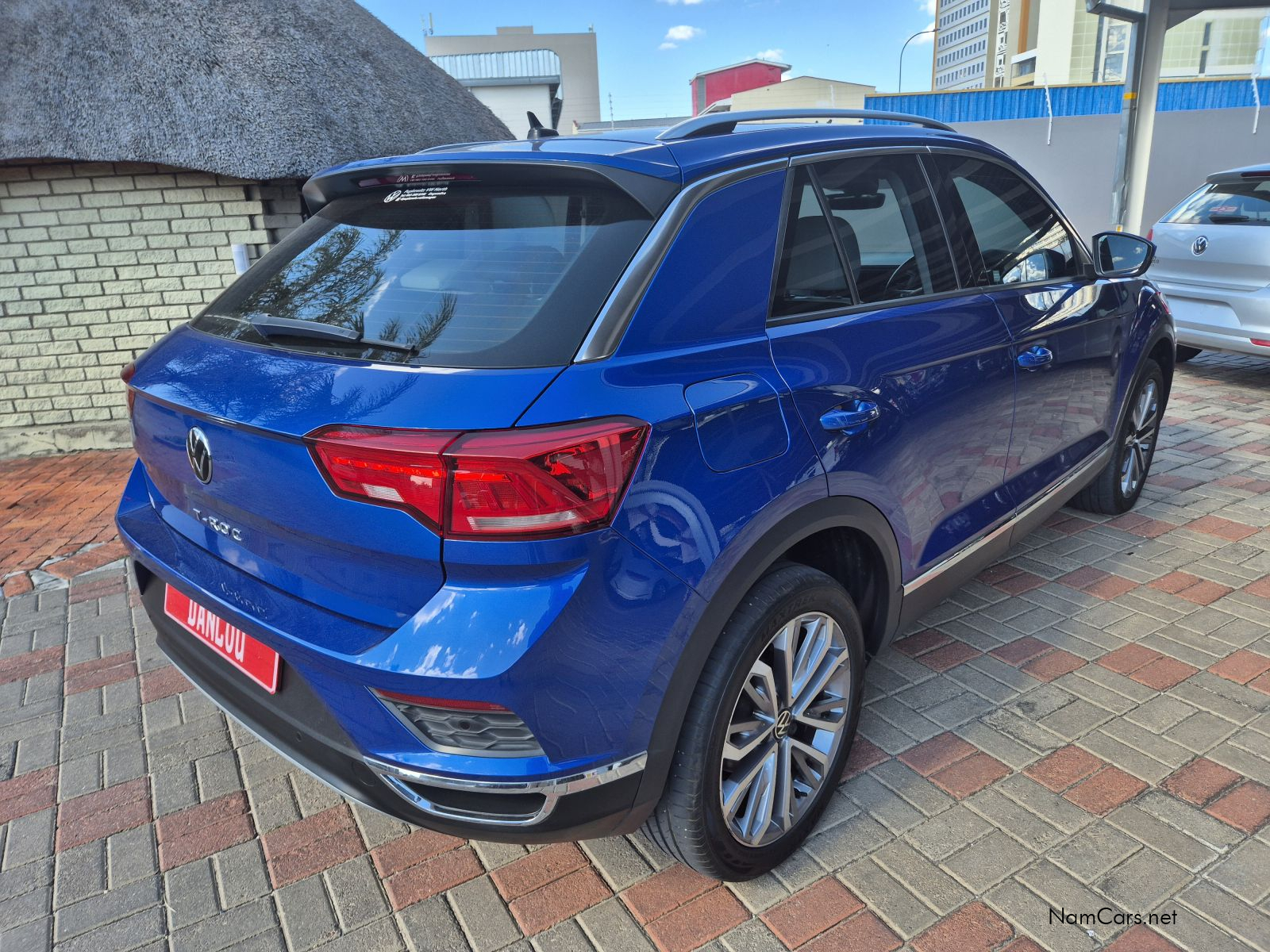 2021 Volkswagen T-Roc photo 3