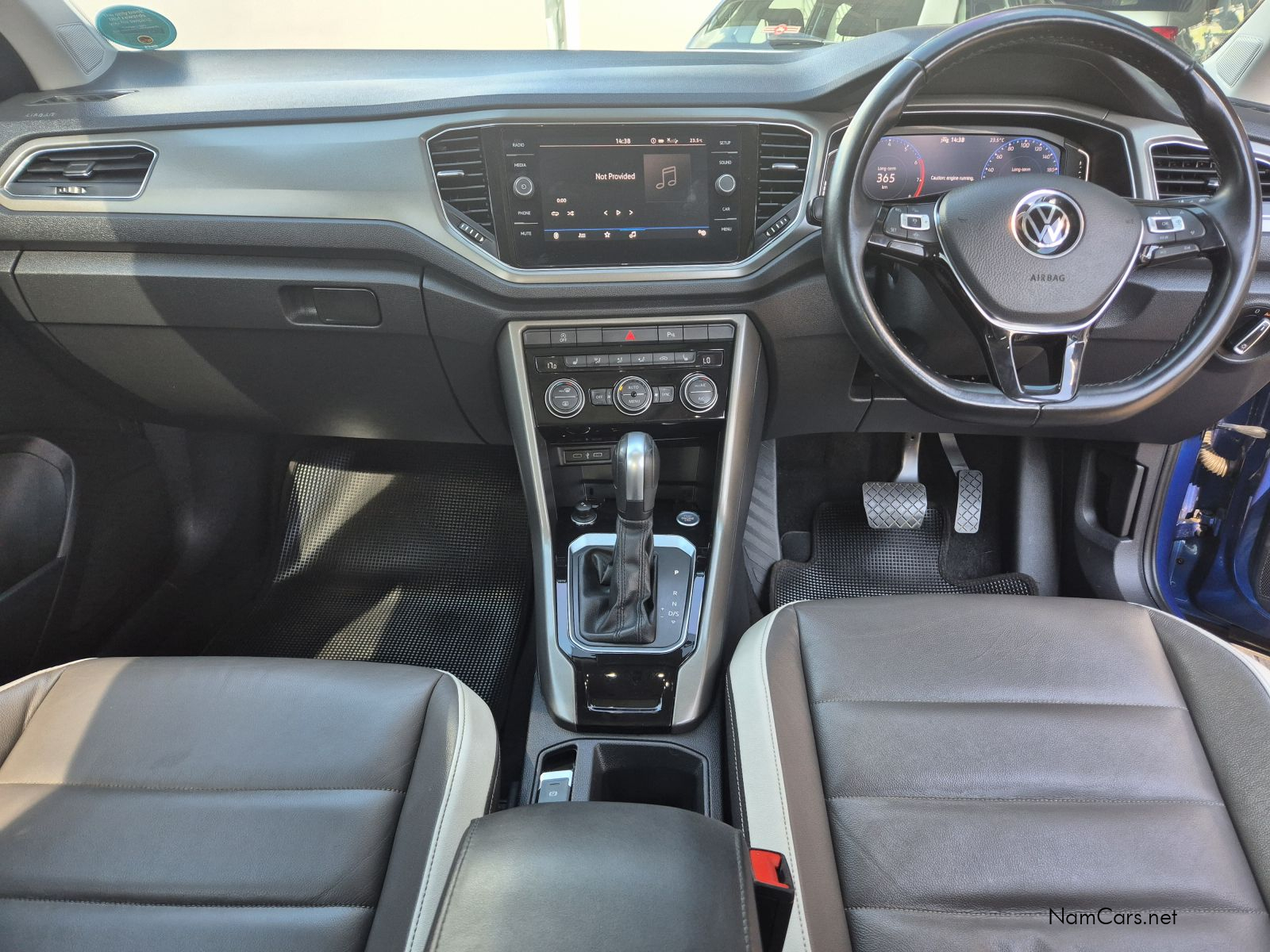 2021 Volkswagen T-Roc photo 4