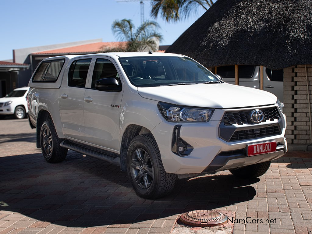 2025 Toyota Hilux photo 1