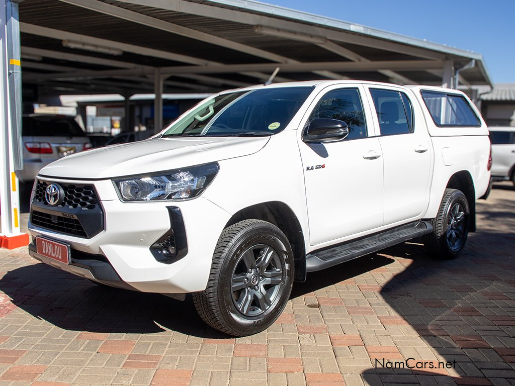 2025 Toyota Hilux photo 2
