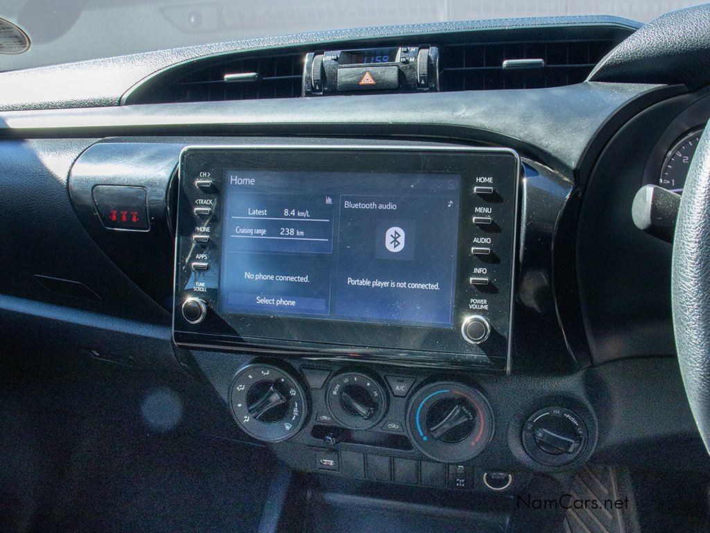 2025 Toyota Hilux photo 9