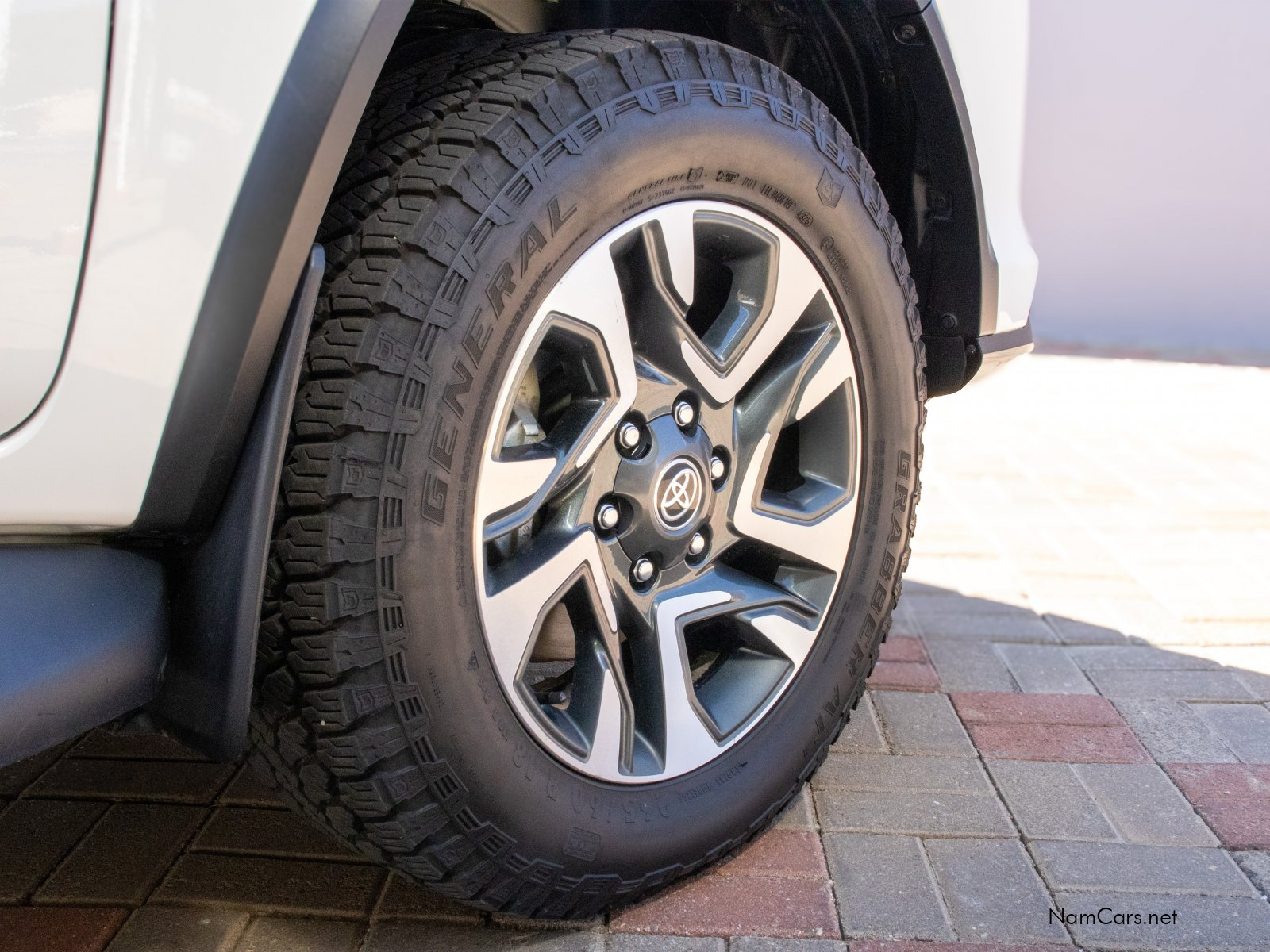 2025 Toyota Fortuner photo 11