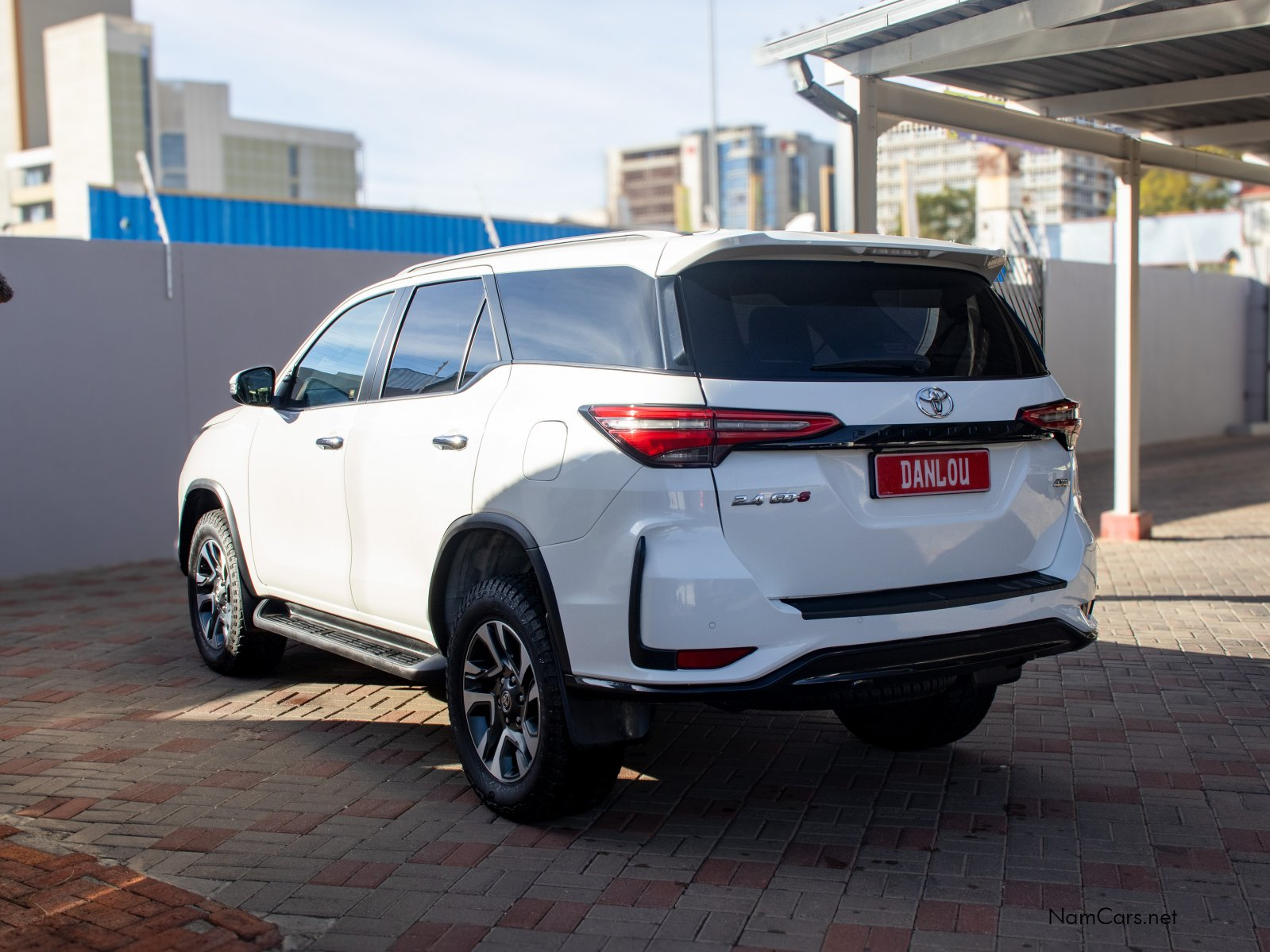 2025 Toyota Fortuner photo 3
