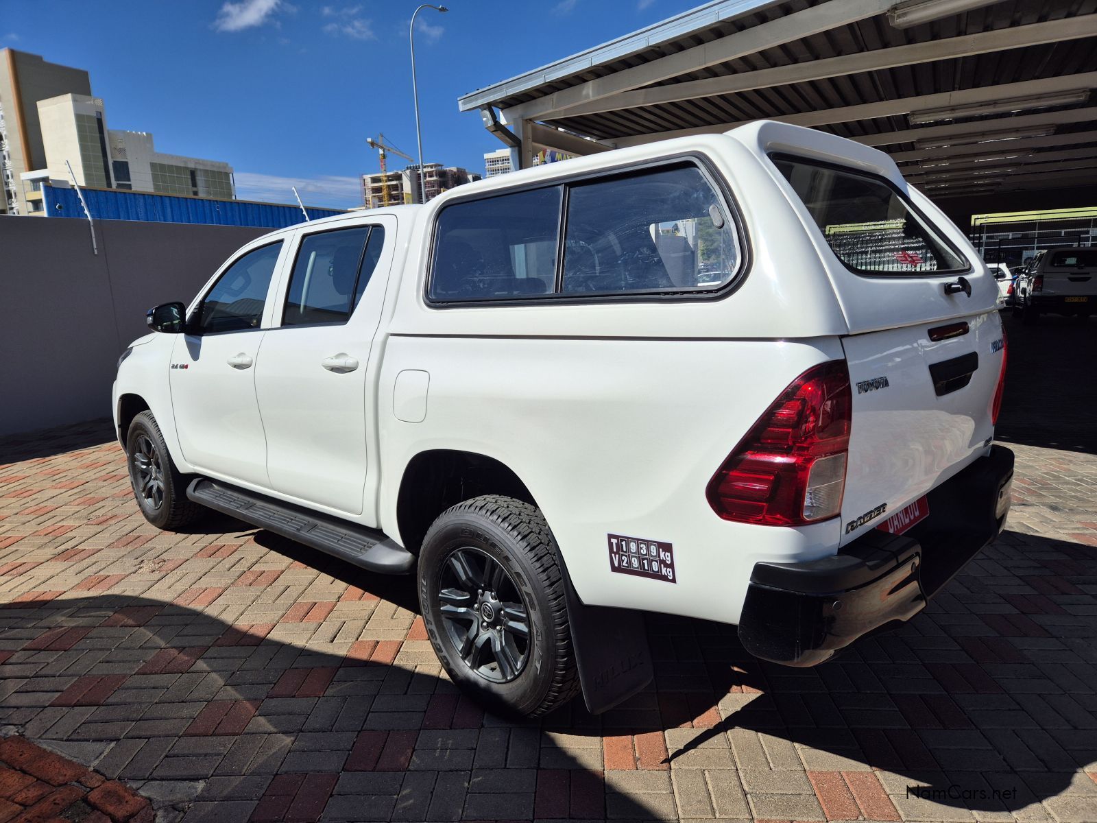 2025 Toyota Hilux photo 3