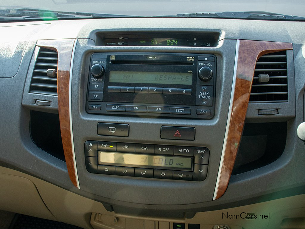 2011 Toyota Fortuner photo 9