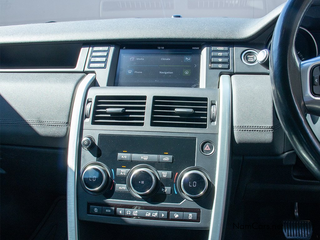 2018 Land Rover Discovery photo 10