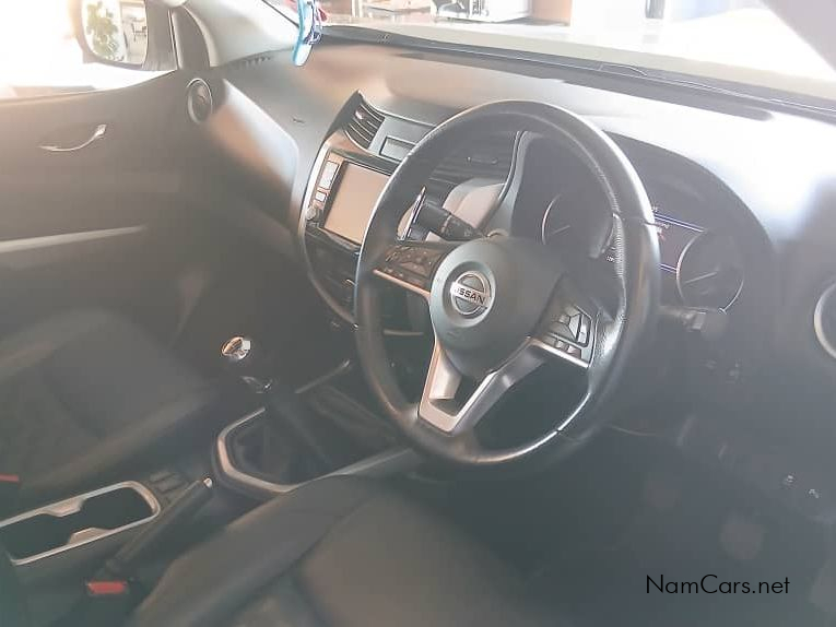 2022 Nissan Navara photo 4